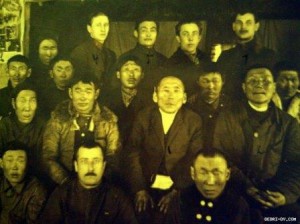 П.Г.Карамзин, командир тунгусских отрядов (второй слева в верхнем ряду)