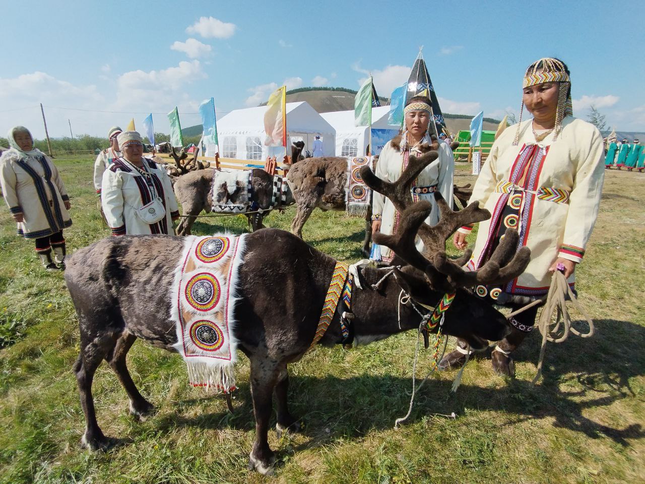 Итоги Республиканского конкурса на лучшую оленью упряжь «Турки орални  һанисаклитан иэсчимэчэк» | 06.07.2023 | Якутск - БезФормата